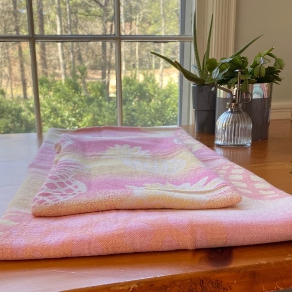 Pineapple Blanket Towel Reversible Versatile Soft Jacquard Weave Travel Towel - Picture 10 of 10